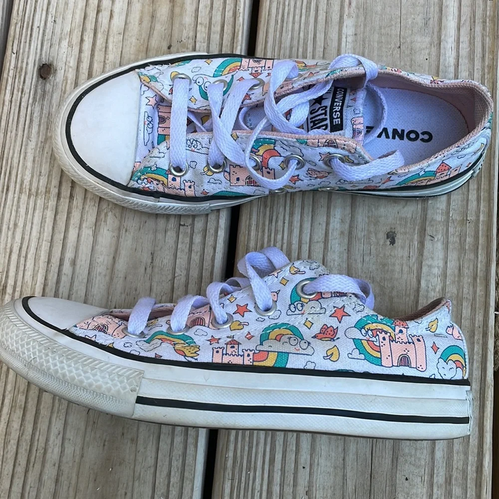 🌈🏰 Converse Chuck Taylor All-Star Rainbow- Castle Sneakers Size Youth 13
